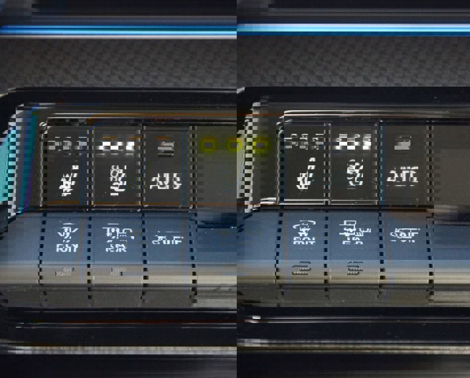 Used 2024 Toyota Prius Limited w/ Limited Premium Package FWD image 8