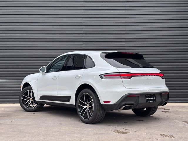 Certified 2026 Porsche Macan image 3