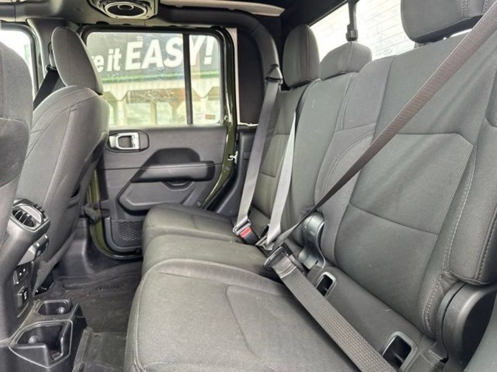 Used 2022 Jeep Gladiator Overland w/ Cold Weather Group AWD/4WD image 24