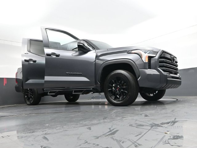 Used 2023 Toyota Tundra SR5 w/ SR5 Convenience Package AWD/4WD image 33