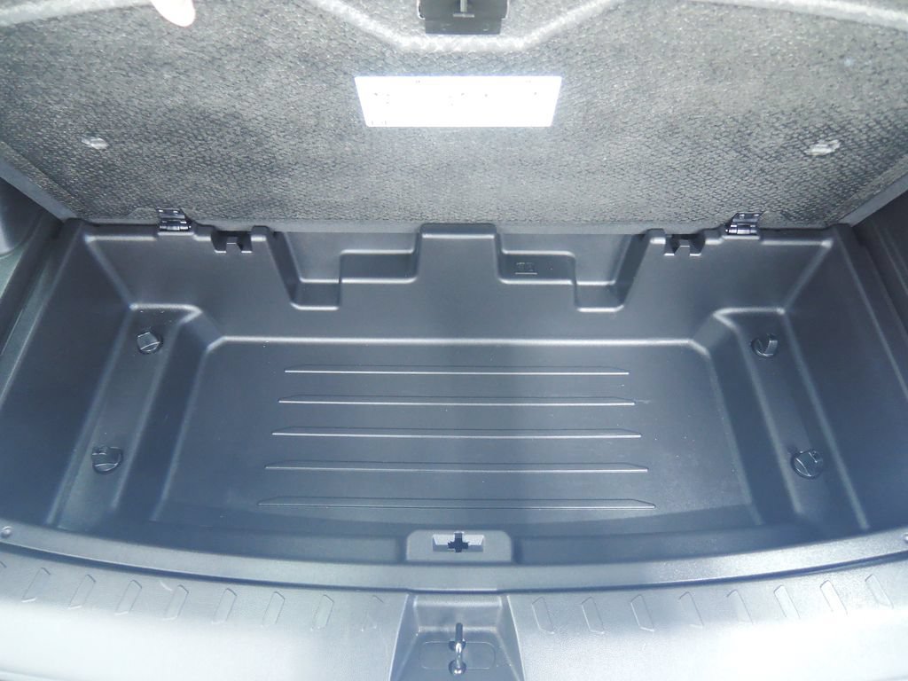 Used 2022 Chevrolet Traverse Premier AWD/4WD image 32
