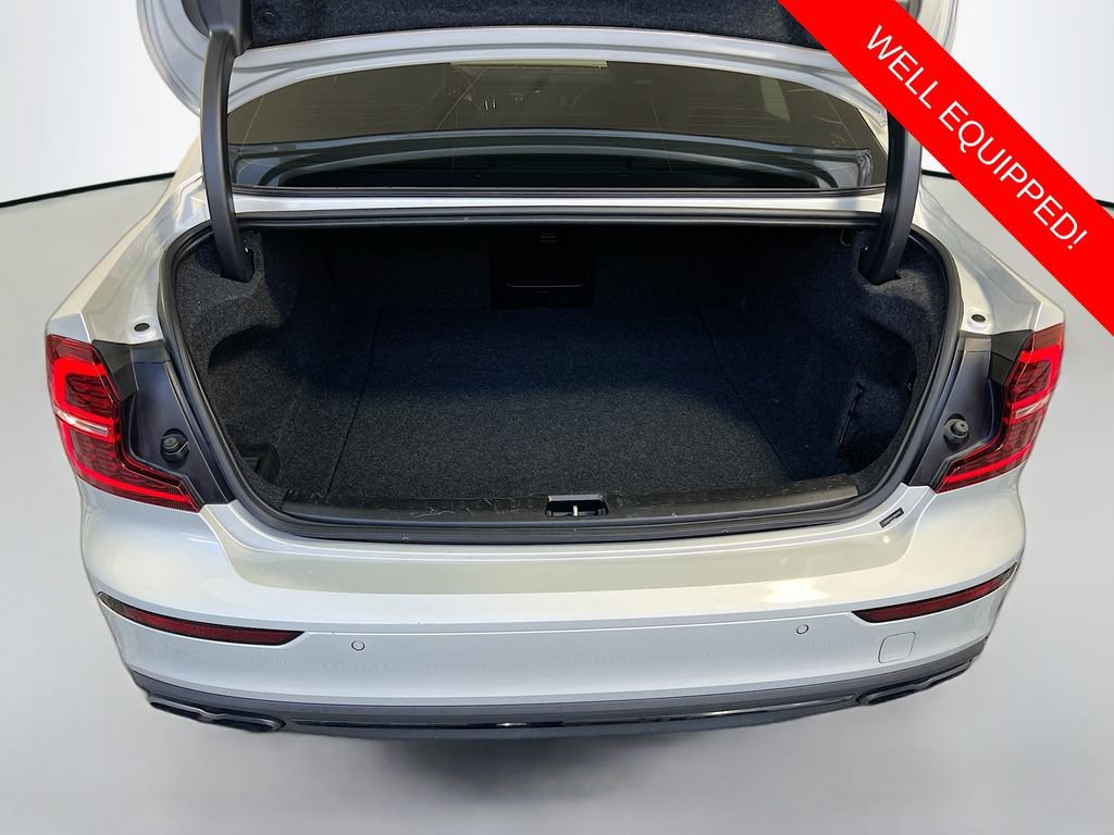 Used 2020 Volvo S60 T5 Momentum FWD image 22