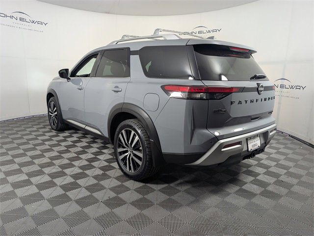 Used 2023 Nissan Pathfinder Platinum image 3