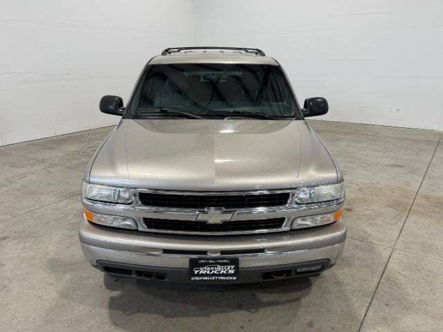 Used 2000 Chevrolet Suburban LS w/ LS Preferred Equipment Group AWD/4WD image 4
