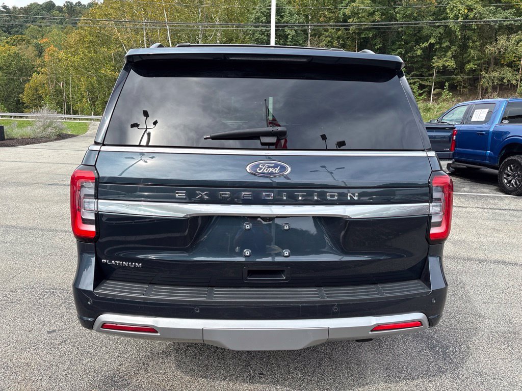 Used 2024 Ford Expedition Platinum AWD/4WD image 4
