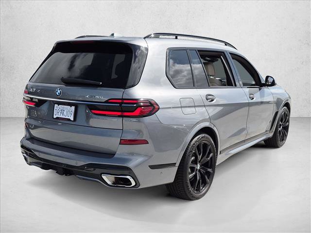 Used 2024 BMW X7 xDrive40i w/ M Sport Package AWD/4WD image 5
