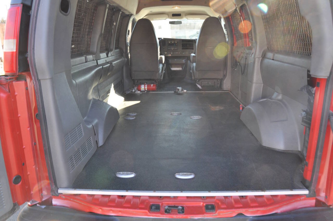 Used 2015 GMC Savana 2500 LS w/ Cold Climate Package RWD image 12