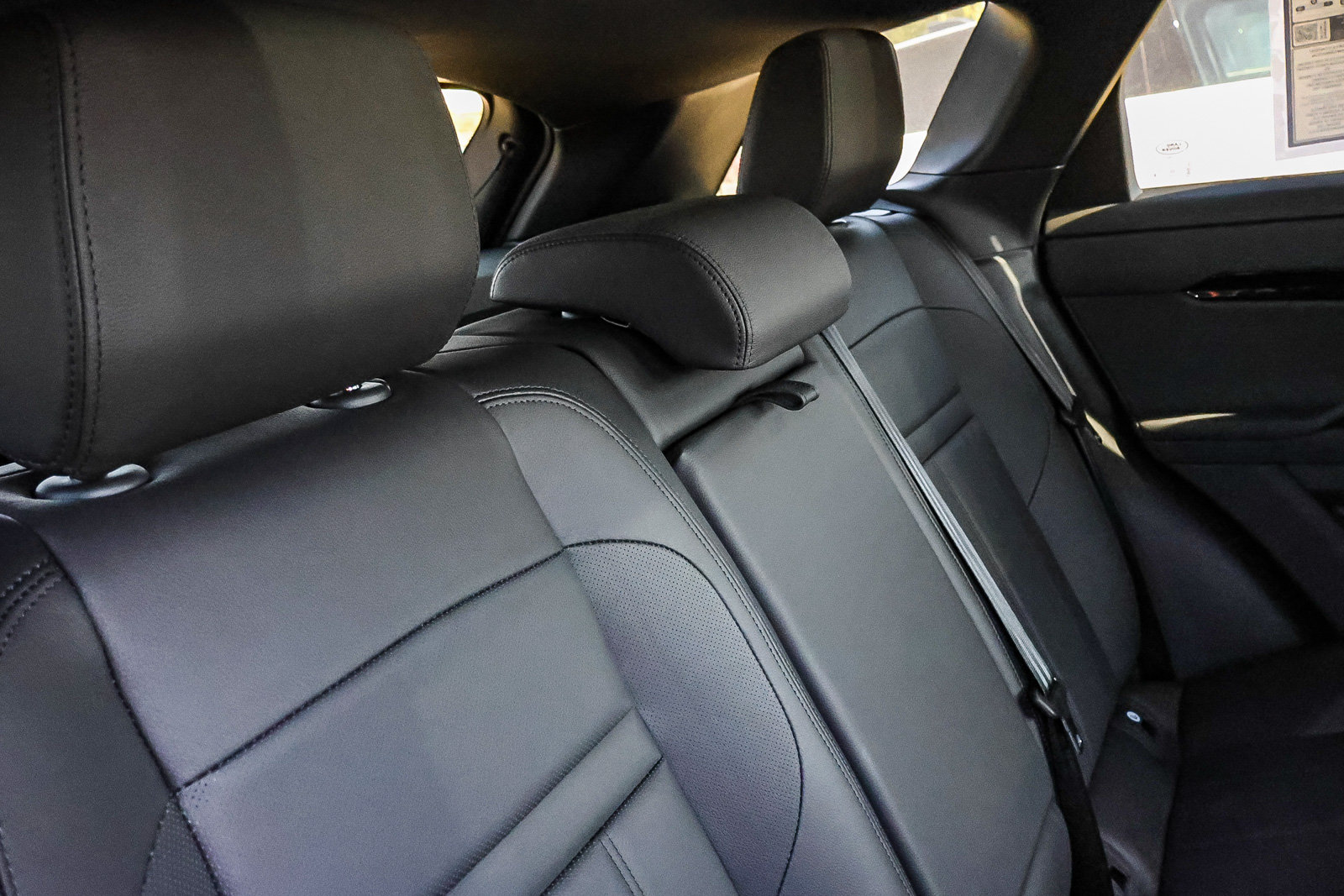 New 2026 Land Rover Range Rover Evoque S AWD/4WD image 16