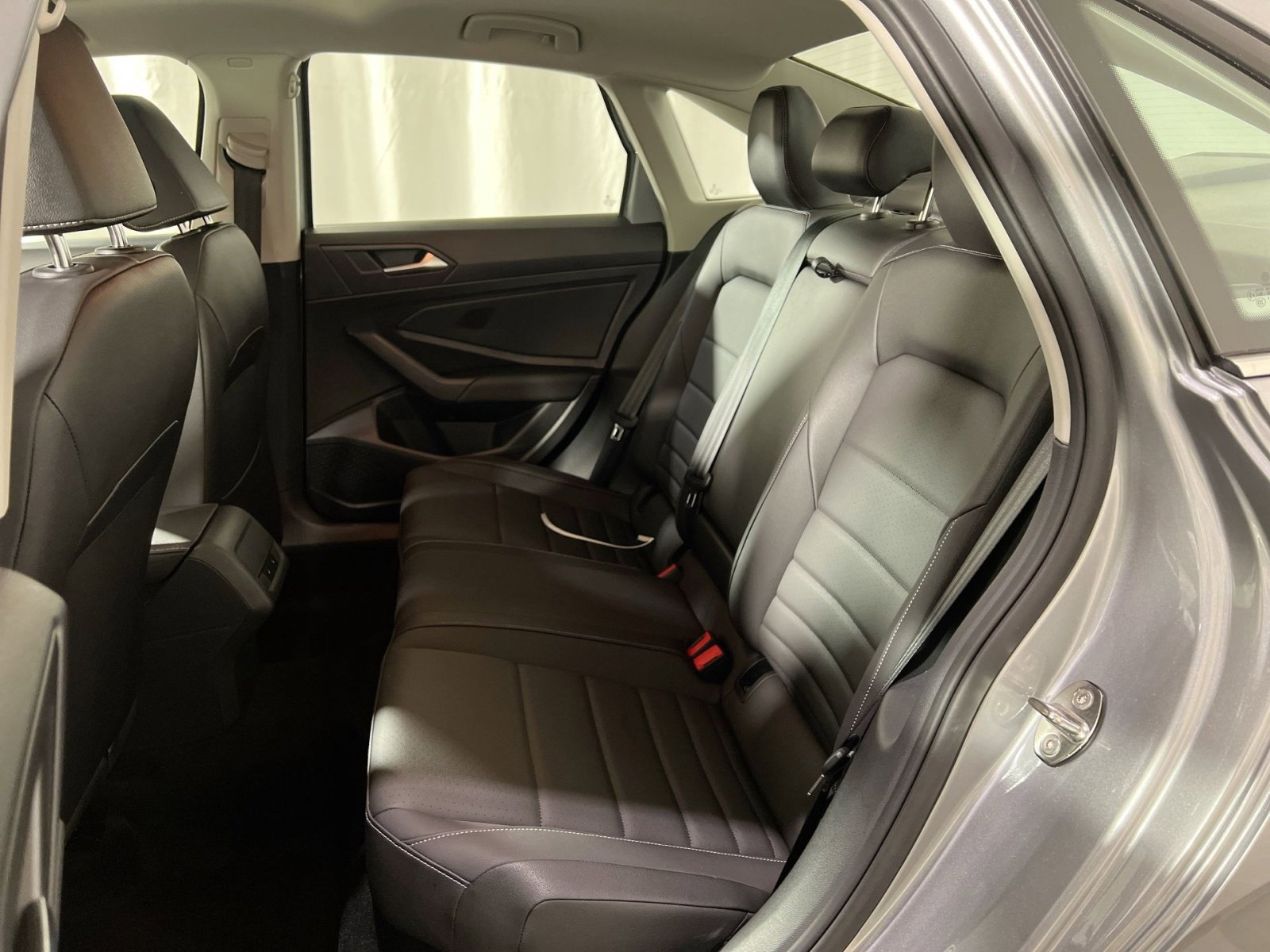 Used 2021 Volkswagen Jetta SE w/ SE Cold Weather Package image 25