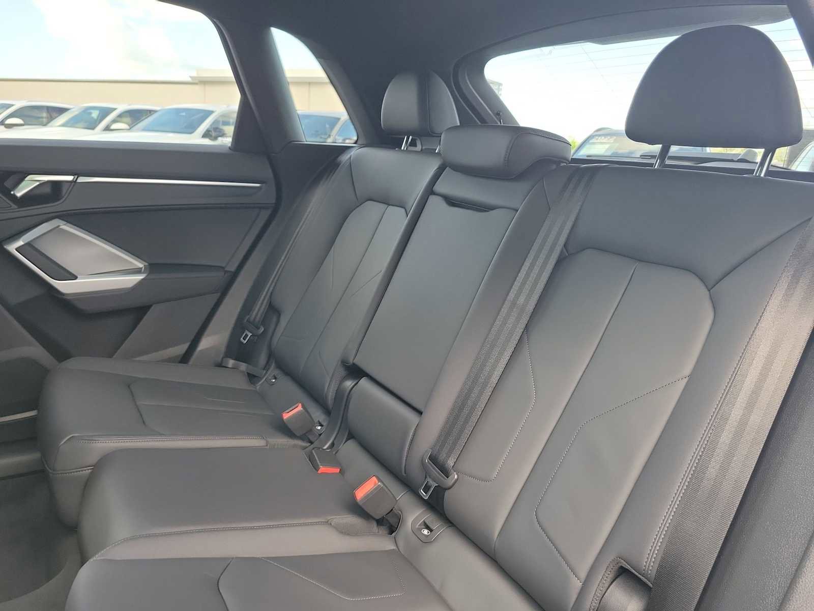 New 2025 Audi Q3 2.0T Premium image 19