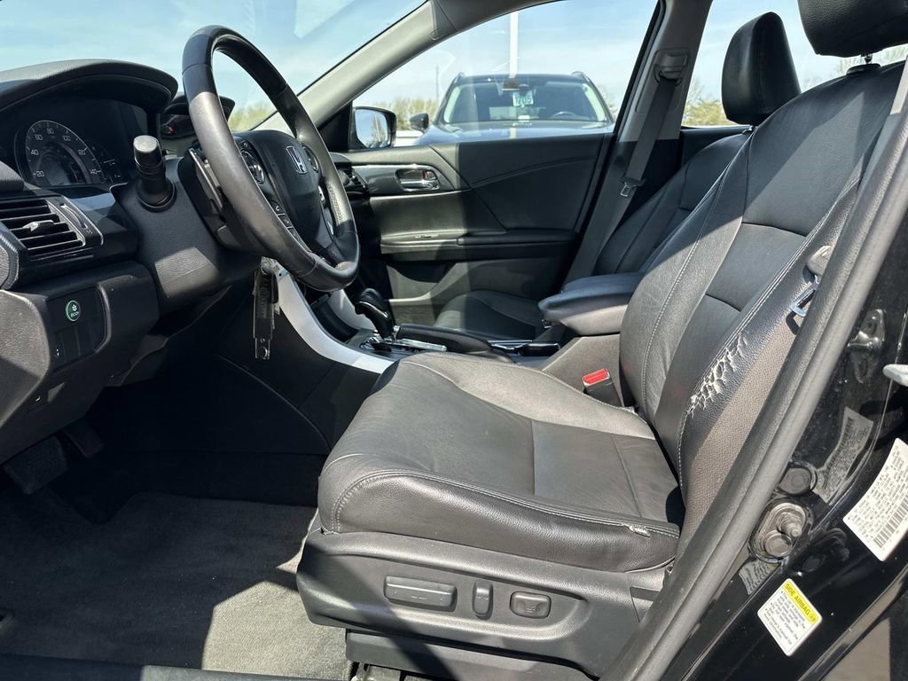 Used 2013 Honda Accord Sport image 25