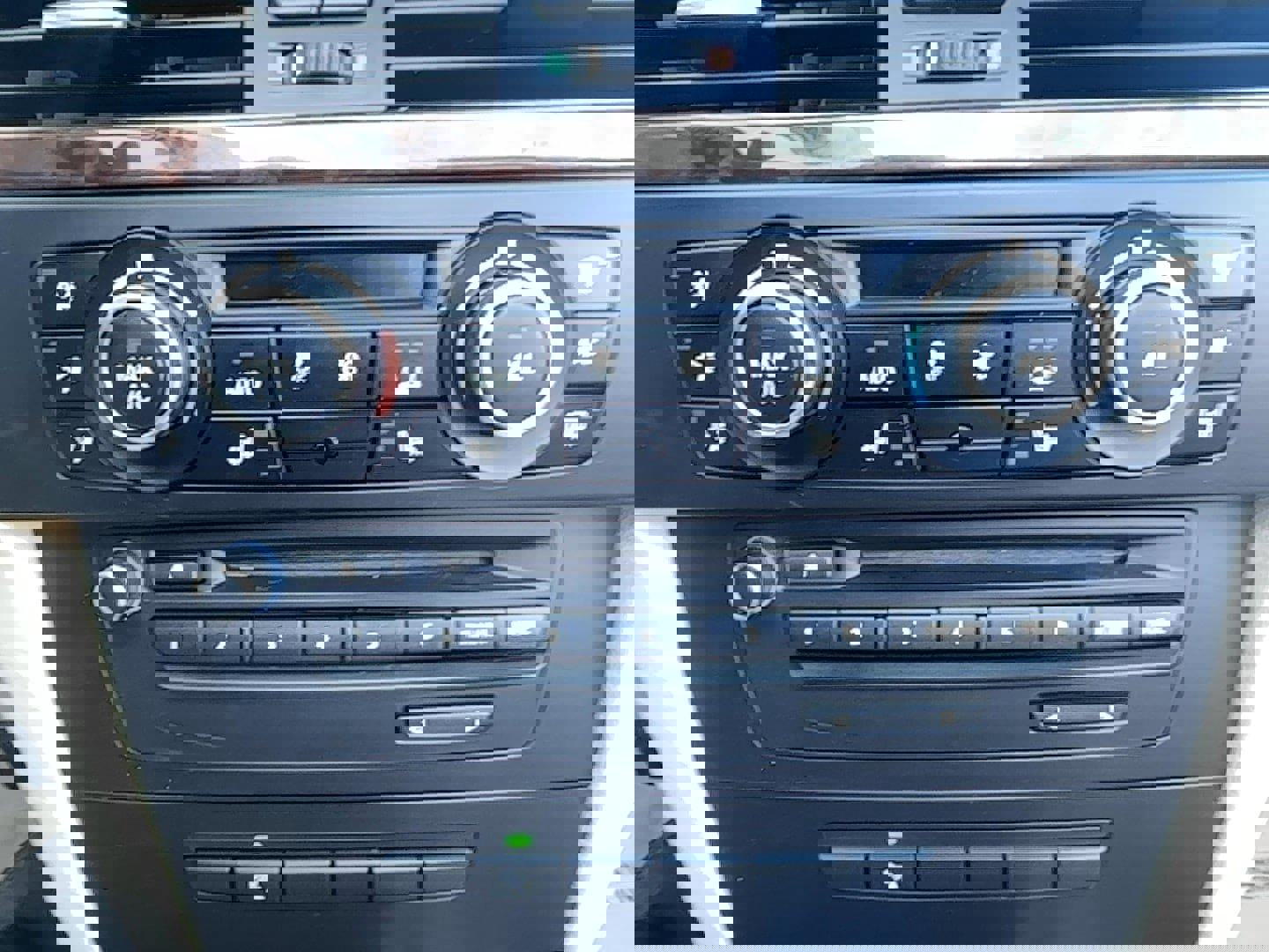 Used 2013 BMW 328i Convertible image 11