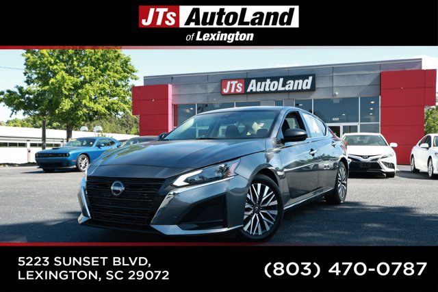 Used 2024 Nissan Altima 2.5 SV FWD image 1
