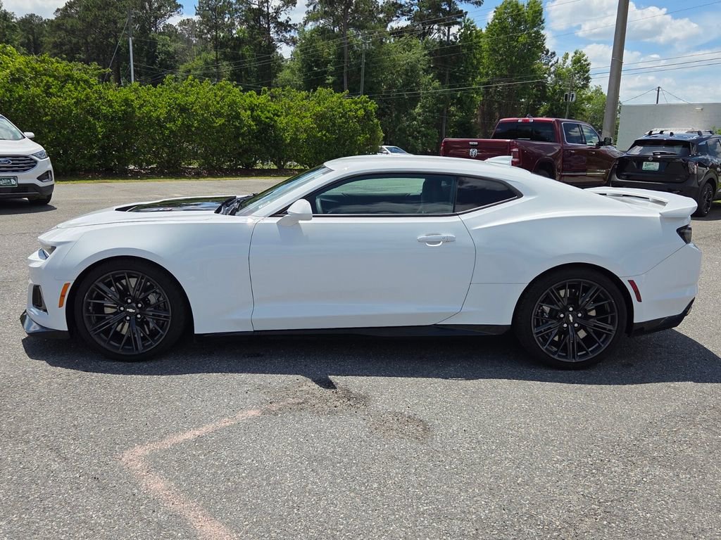 Used 2019 Chevrolet Camaro ZL1 RWD image 2