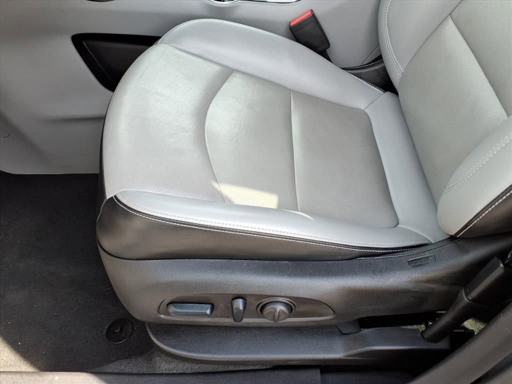 Used 2024 GMC Terrain SLT image 18