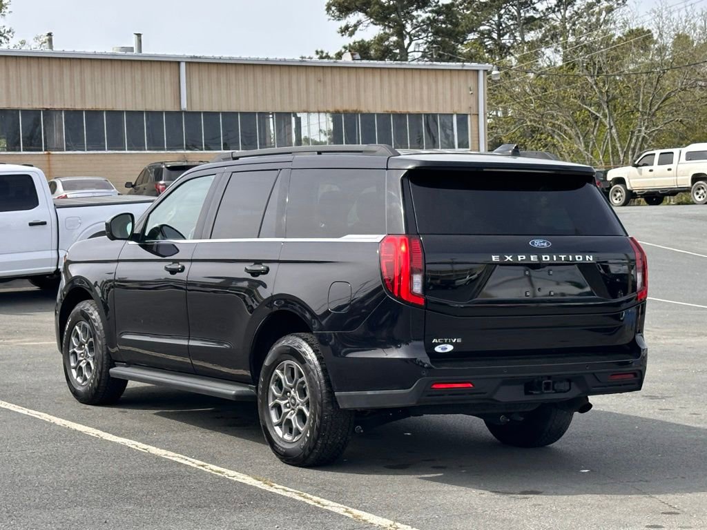 Used 2025 Ford Expedition Active image 7