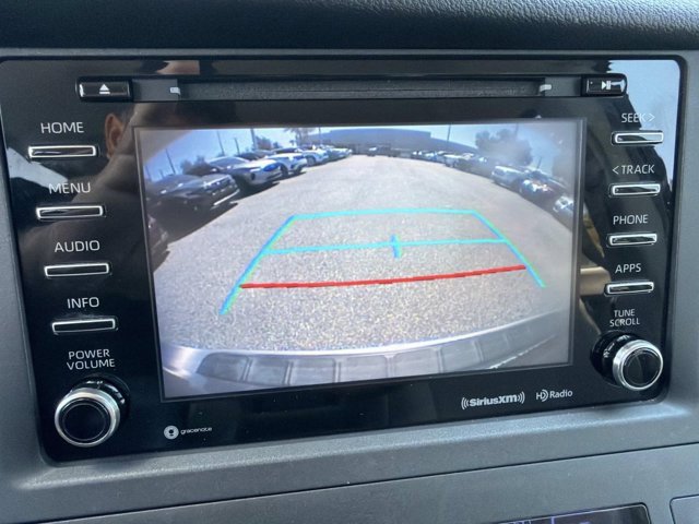 Used 2018 Toyota Sienna LE image 28