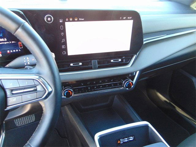 Used 2025 Chevrolet Equinox LT w/ Convenience Package II image 12