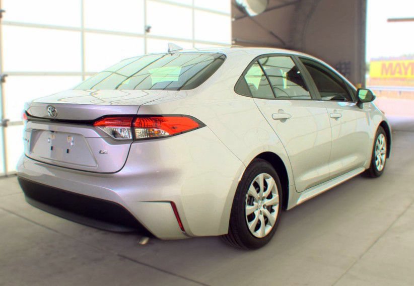 Used 2025 Toyota Corolla LE FWD image 3