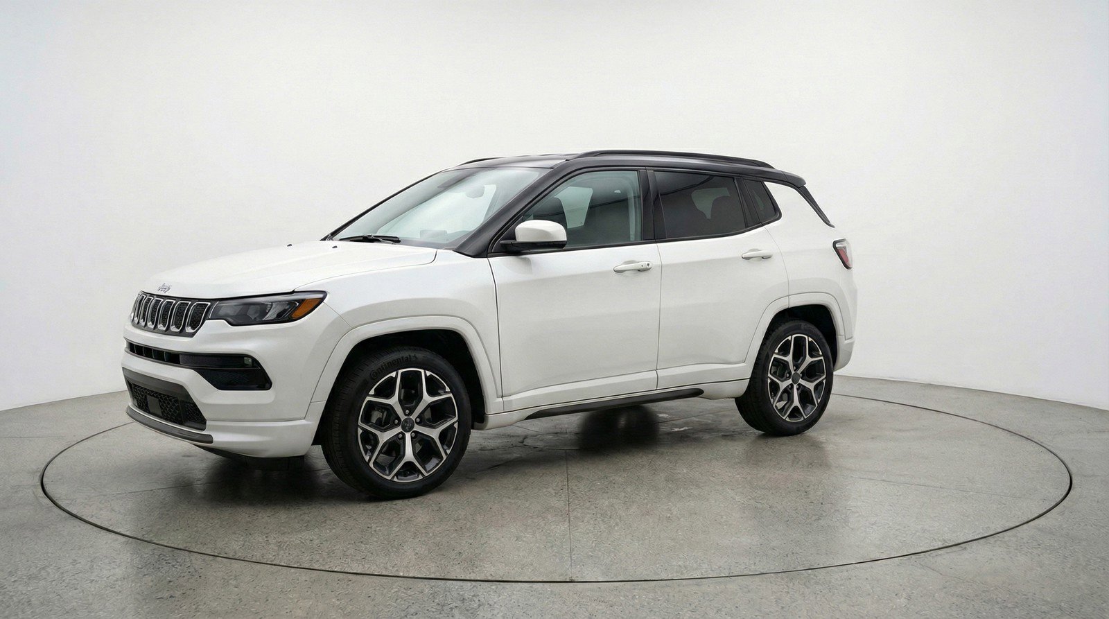 Used 2025 Jeep Compass Limited image 3