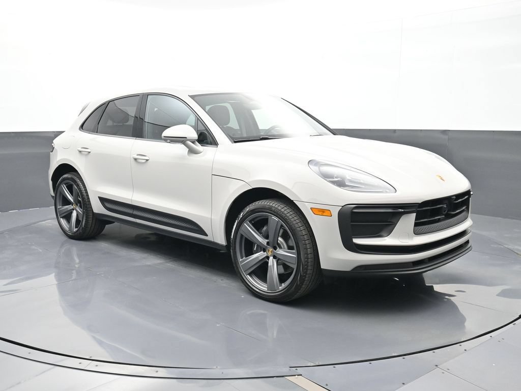 Certified 2026 Porsche Macan AWD/4WD image 25