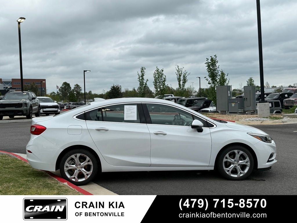 Used 2017 Chevrolet Cruze Premier w/ Enhanced Convenience Package FWD image 8
