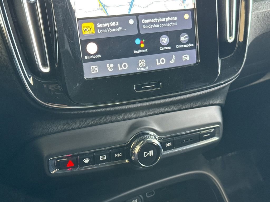 Certified 2025 Volvo XC40 B5 Plus image 20