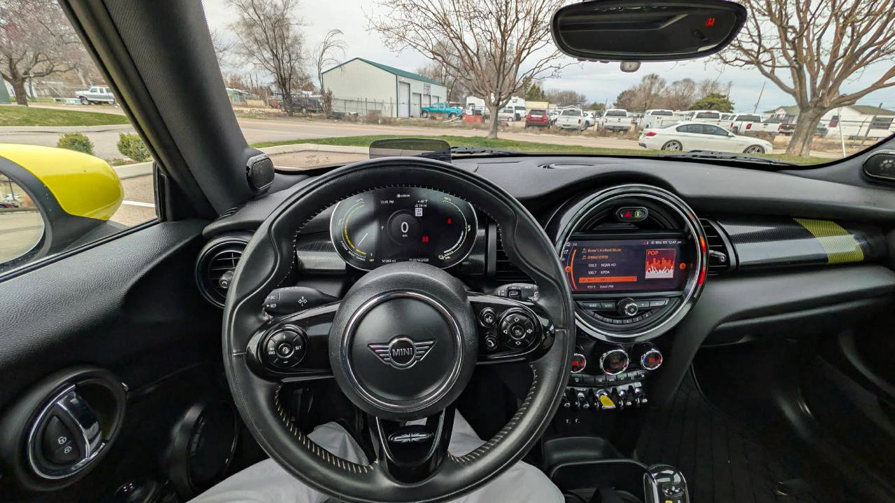 Used 2020 MINI Cooper SE image 13