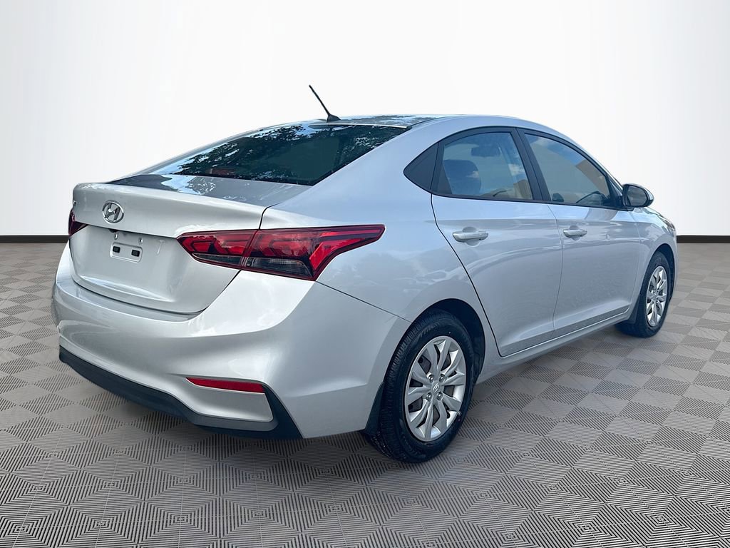 Used 2022 Hyundai Accent SE image 6