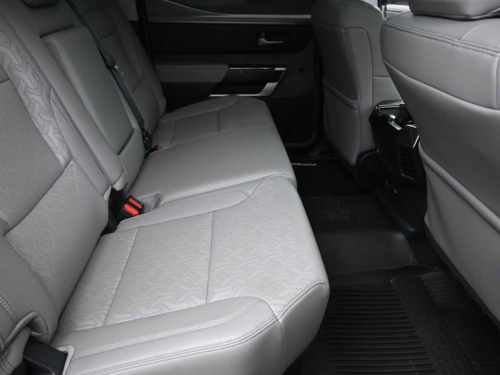 Used 2023 Toyota Tundra Limited image 24