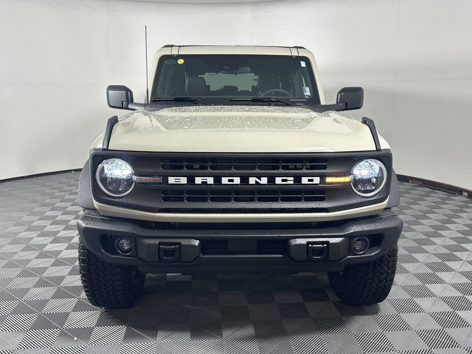 New 2026 Ford Bronco Big Bend w/ Black Diamond Package AWD/4WD image 2