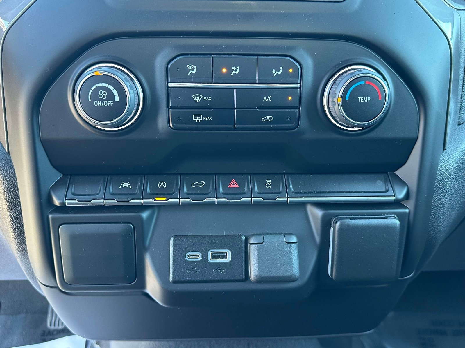 Used 2023 Chevrolet Silverado 1500 Custom AWD/4WD image 11