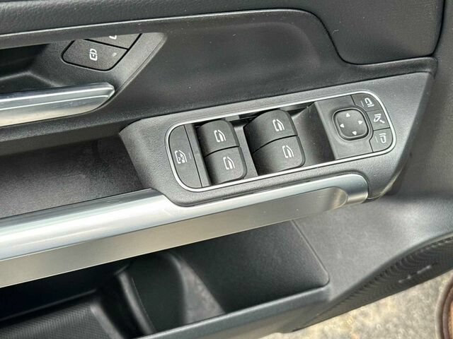 Used 2026 Mercedes-Benz GLB 250 4MATIC image 12