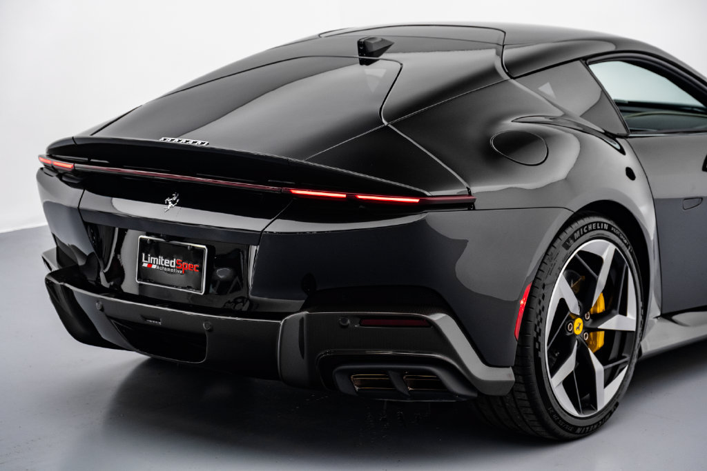 Used 2025 Ferrari 12Cilindri RWD image 29