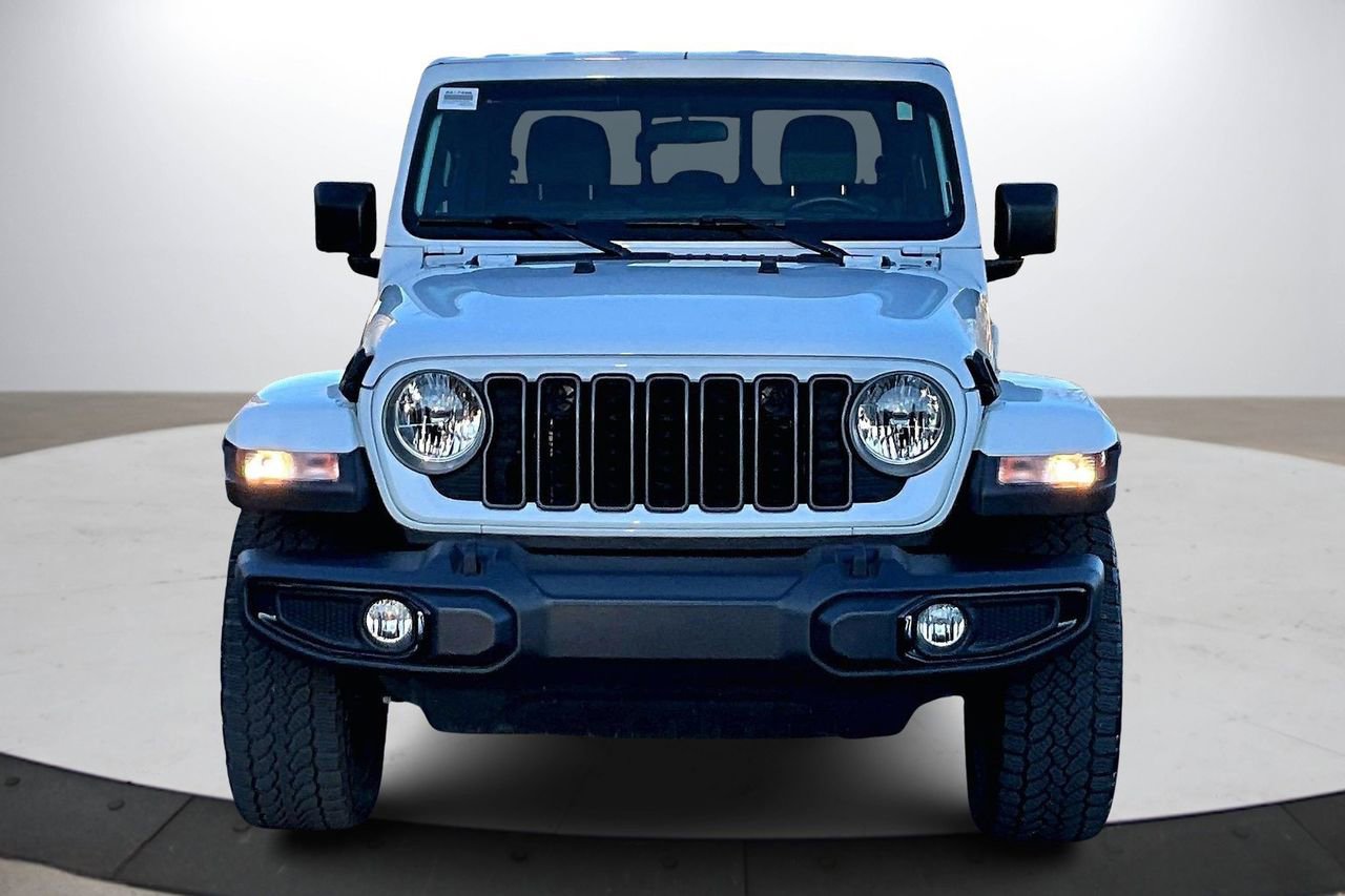 Certified 2025 Jeep Gladiator Sport image 3