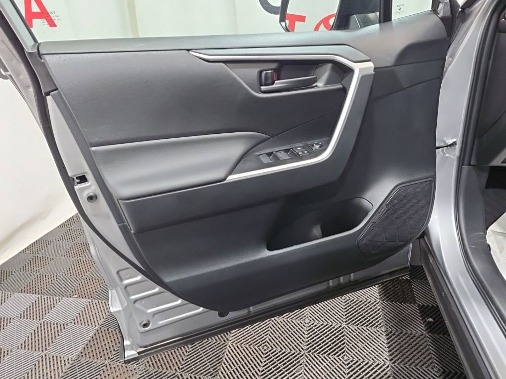 Used 2025 Toyota RAV4 LE image 22