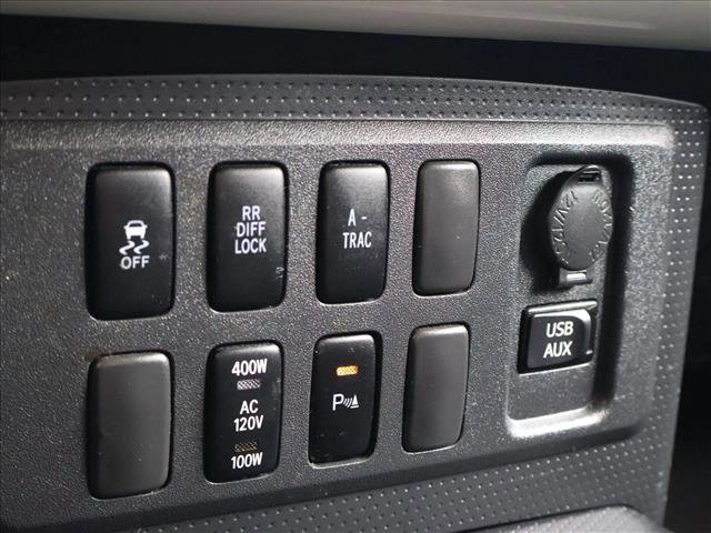 Used 2013 Toyota FJ Cruiser 4WD w/ Upgrade Pkg image 19
