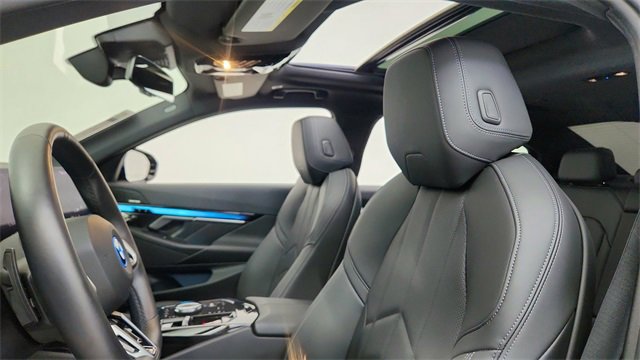 Used 2025 BMW i5 eDrive40i w/ M Sport Package image 33
