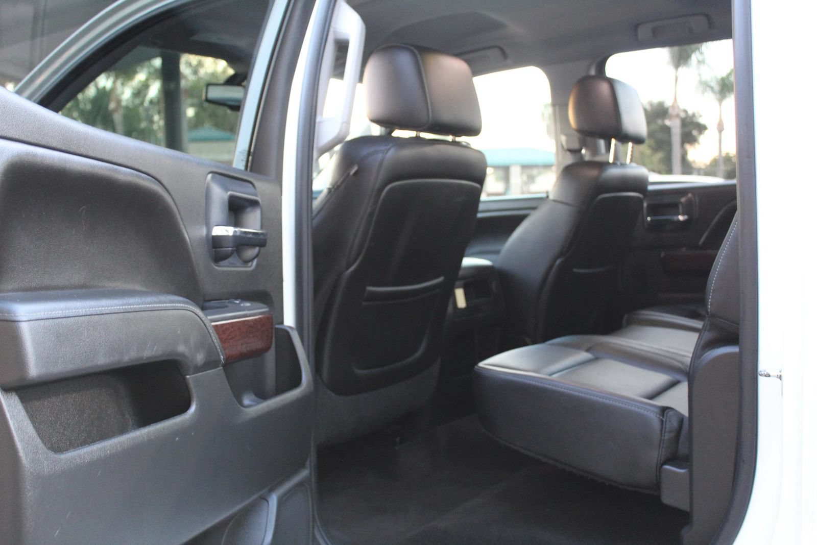 Used 2015 GMC Sierra 1500 SLT w/ SLT Crew Cab Value Package RWD image 10
