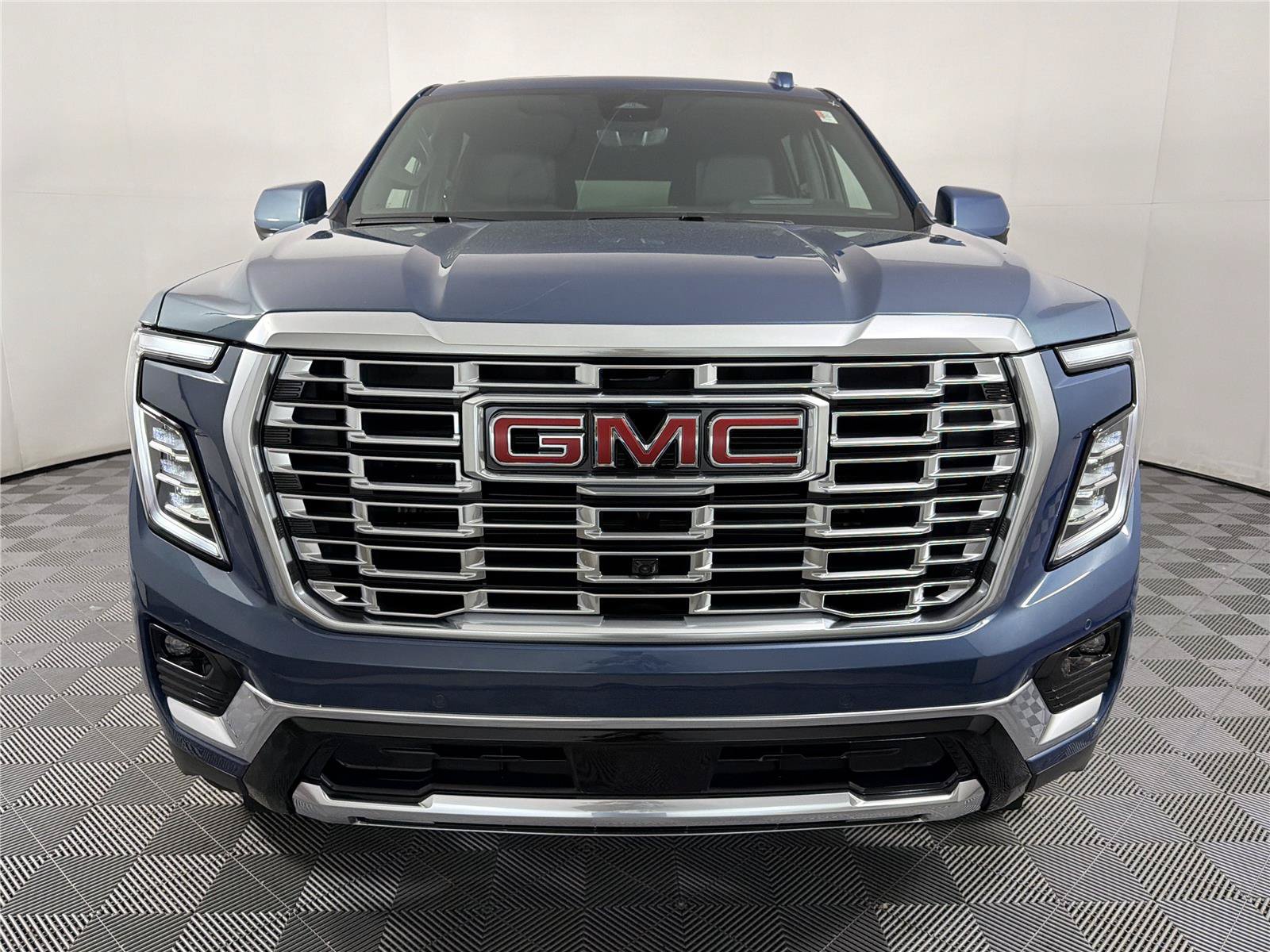 New 2026 GMC Yukon XL Denali w/ Denali Reserve Package AWD/4WD image 2