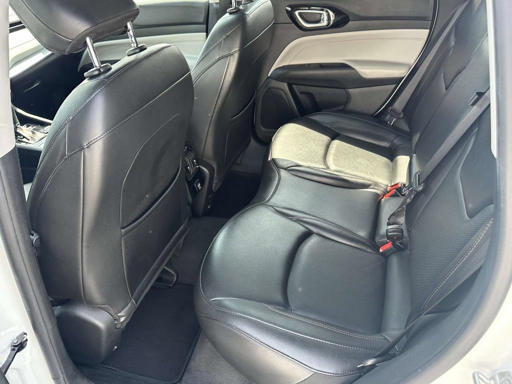 Used 2022 Jeep Compass Limited AWD/4WD image 12
