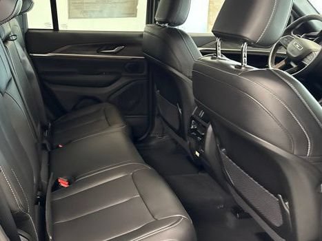 New 2026 Jeep Grand Cherokee Limited w/ Luxury Tech Group II AWD/4WD image 24