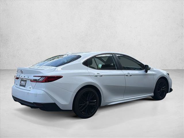 Used 2025 Toyota Camry SE FWD image 5
