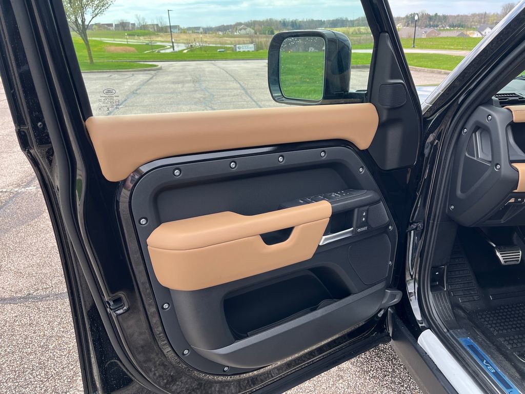 New 2026 Land Rover Defender 110 V8 image 10