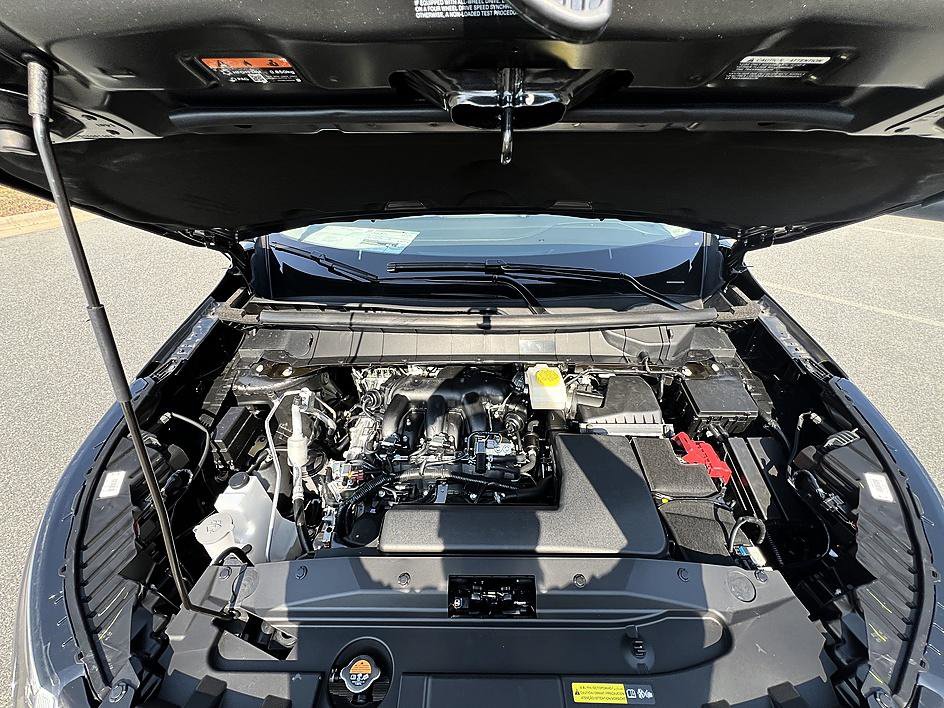 New 2026 Nissan Pathfinder SL image 9