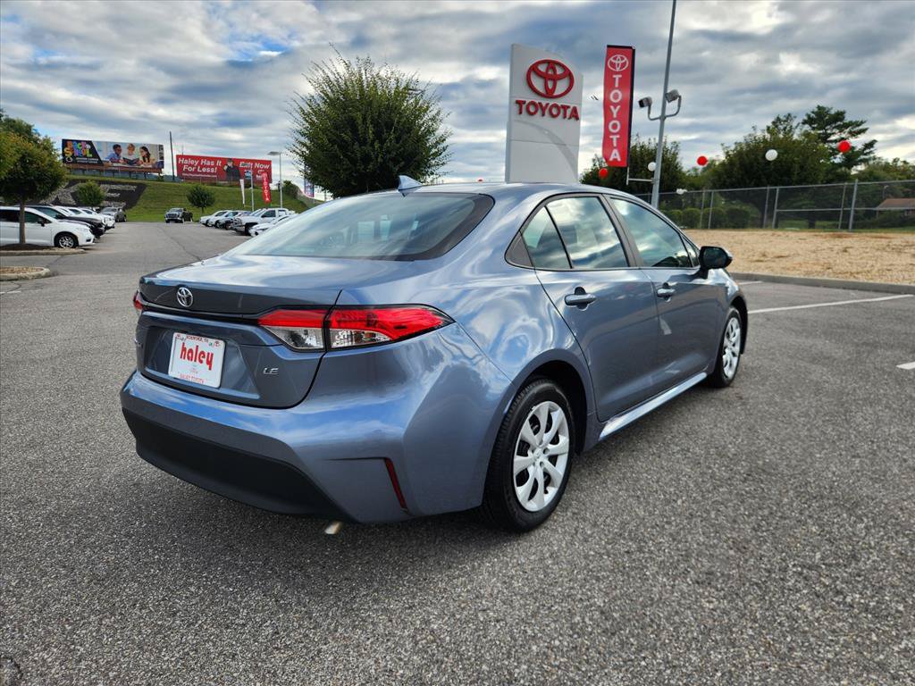 Certified 2025 Toyota Corolla LE FWD image 4