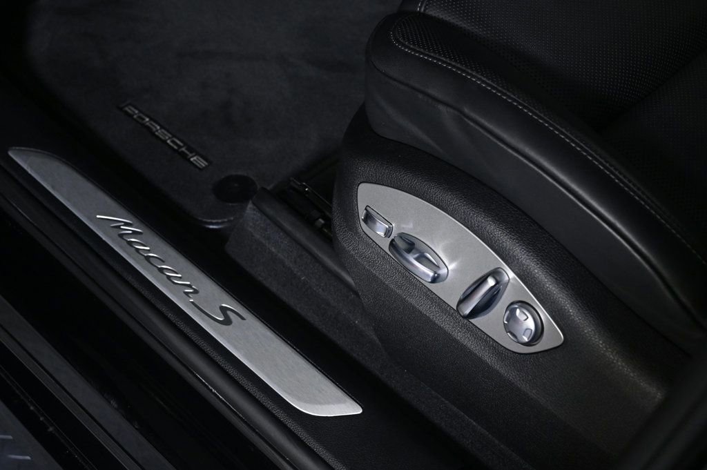 Used 2025 Porsche Macan S image 22