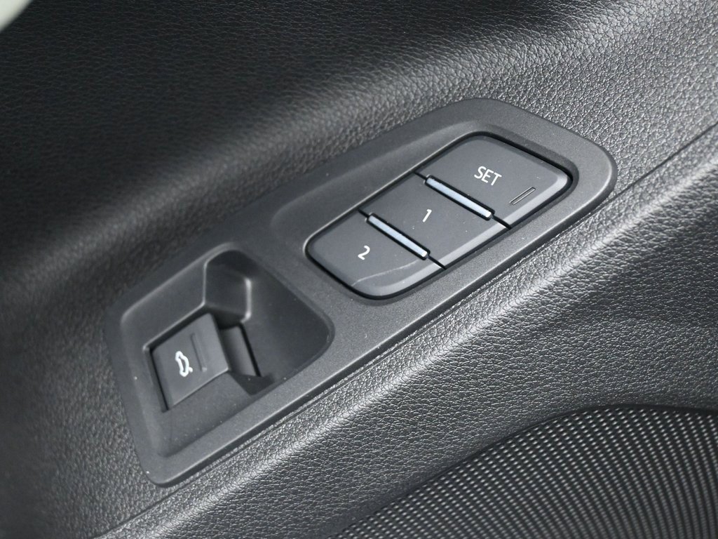 Used 2024 Audi Q3 2.0T Premium w/ Convenience Package image 28