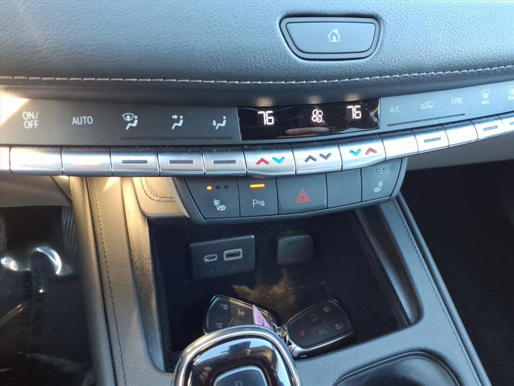 Certified 2023 Cadillac XT4 Luxury w/ Cold Weather Package image 29