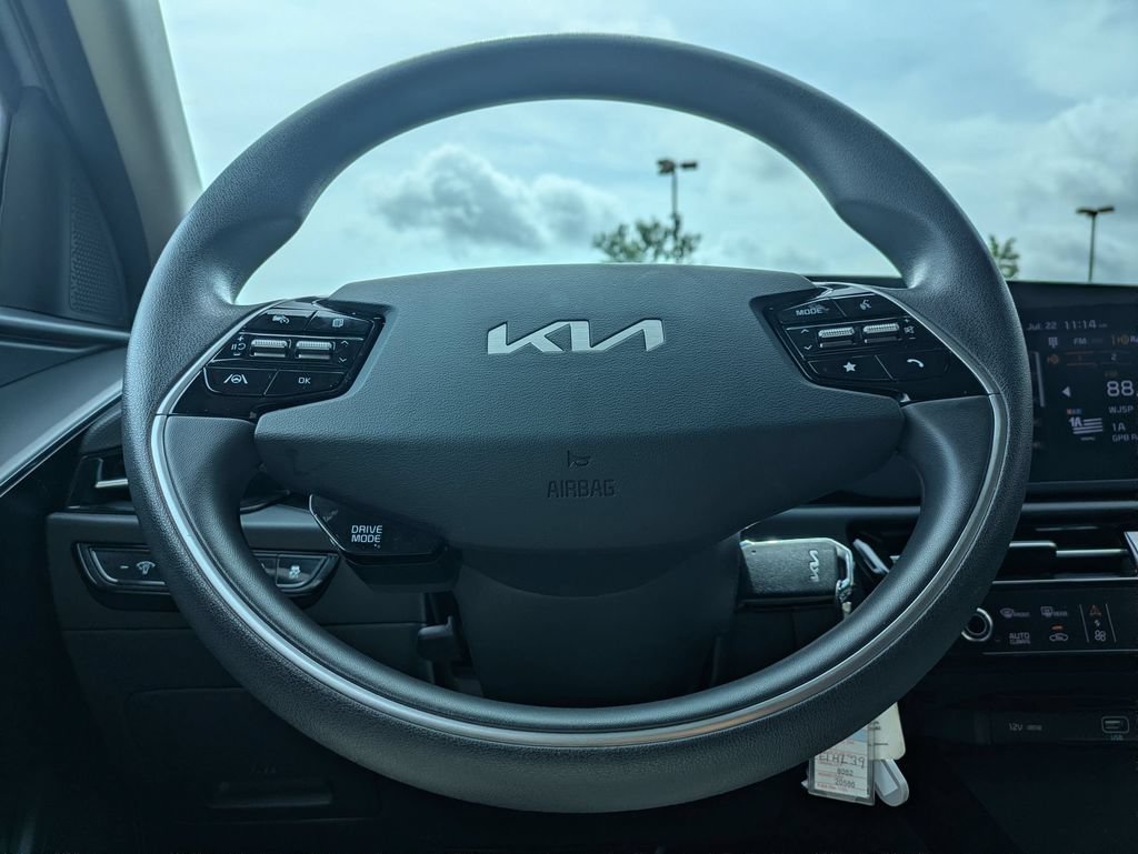 Used 2025 Kia Niro LX FWD image 21